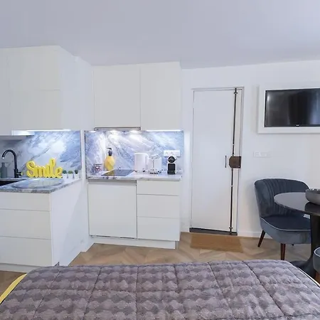 Апартаменты La Boutique Du Sentier